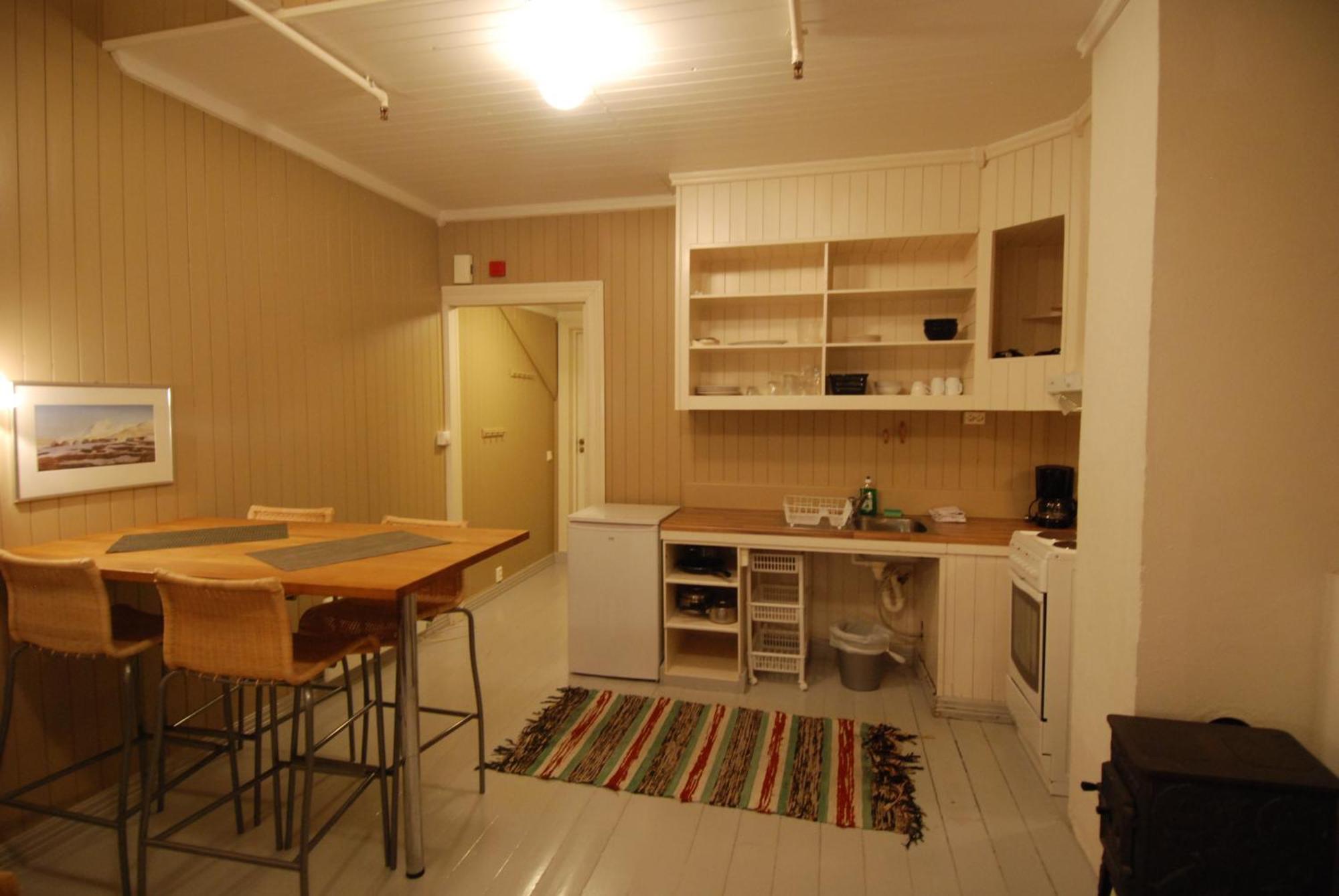 Apartamento Tyskhella Rorbuer Kabelvåg Exterior foto