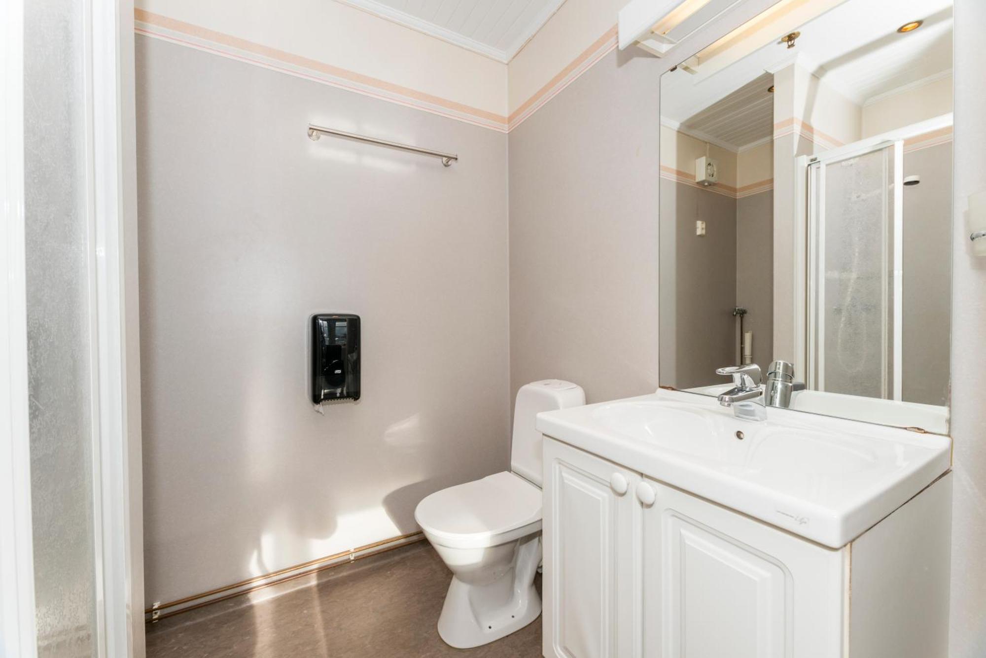 Apartamento Tyskhella Rorbuer Kabelvåg Exterior foto
