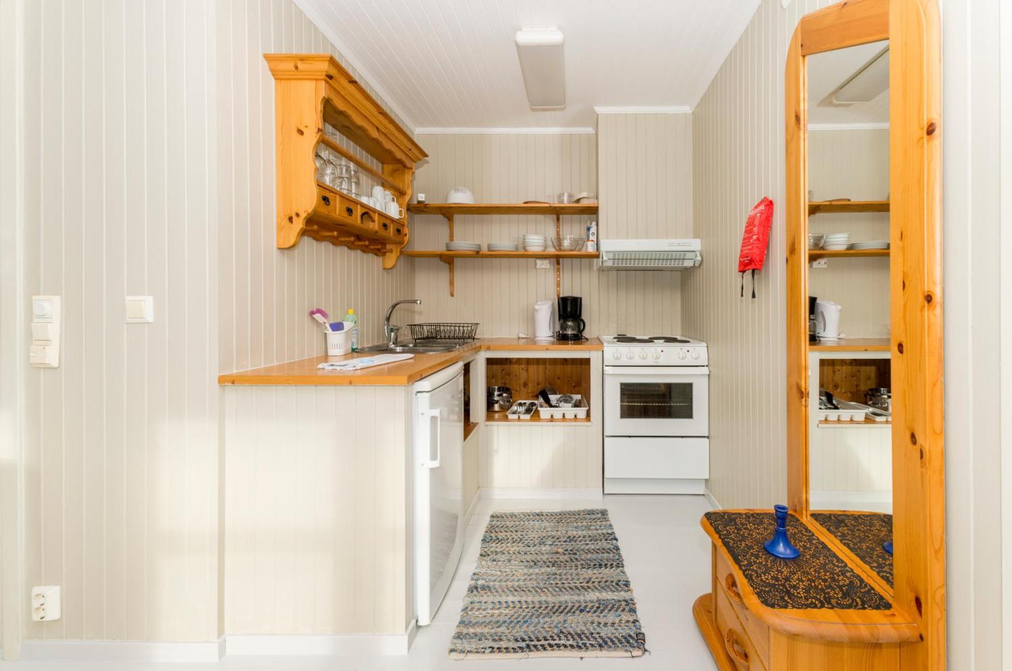 Apartamento Tyskhella Rorbuer Kabelvåg Exterior foto
